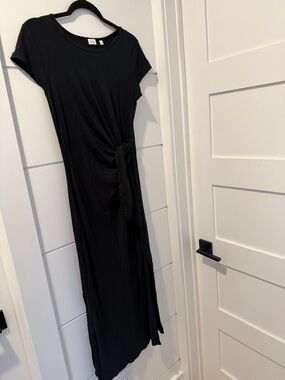 Wilfred Black Tie-Waist Maxi Dress